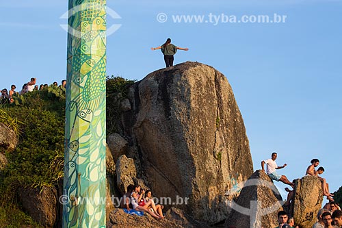  Assunto: Pessoas na Pedra do Arpoador / Local: Ipanema - Rio de Janeiro (RJ) - Brasil / Data: 01/2014 