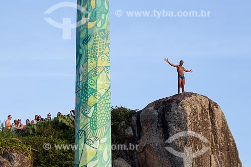  Assunto: Pessoas na Pedra do Arpoador / Local: Ipanema - Rio de Janeiro (RJ) - Brasil / Data: 01/2014 