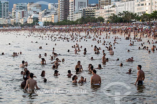  Assunto: Banho de mar na Praia do Arpoador / Local: Ipanema - Rio de Janeiro (RJ) - Brasil / Data: 01/2014 