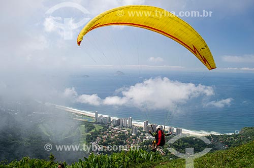  Assunto: Pessoas praticando voo livre na Rampa Pedra Bonita / Local: São Conrado - Rio de Janeiro (RJ) - Brasil / Data: 11/2013 