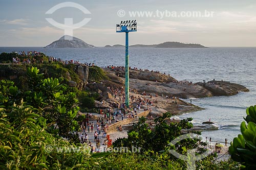  Assunto: Pessoas na Pedra do Arpoador / Local: Ipanema - Rio de Janeiro (RJ) - Brasil / Data: 01/2014 