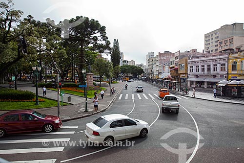  Assunto: Centro da cidade com Praça Tiradentes à esquerda / Local: Centro - Curitiba - Paraná (PR) - Brasil / Data: 12/2013 