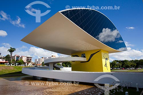  Assunto: Museu Oscar Niemeyer - também conhecido como Museu do Olho / Local: Curitiba - Paraná (PR) - Brasil / Data: 12/2013 