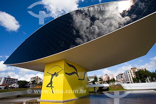  Assunto: Museu Oscar Niemeyer - também conhecido como Museu do Olho / Local: Curitiba - Paraná (PR) - Brasil / Data: 12/2013 