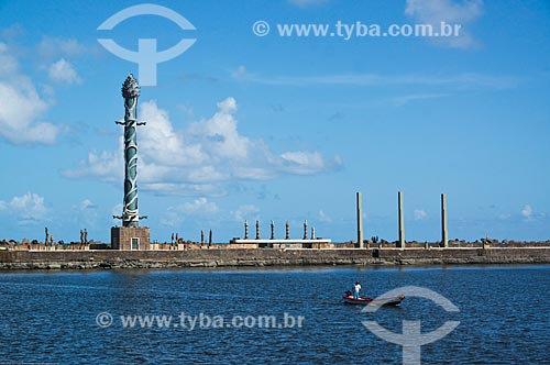  Assunto: Vista do Parque das Esculturas a partir da Praça do Rio Branco - também conhecido como Marco Zero / Local: Recife - Pernambuco (PE) - Brasil / Data: 11/2013 