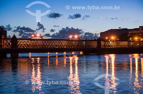  Assunto: Ponte da Boa Vista (1874) sobre o Rio Capibaribe / Local: Recife - Pernambuco (PE) - Brasil / Data: 11/2013 