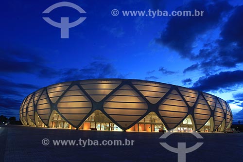  Assunto: Iluminação na fachada da Arena da Amazônia Vivaldo Lima (2014) / Local: Manaus - Amazonas (AM) - Brasil / Data: 03/2014 