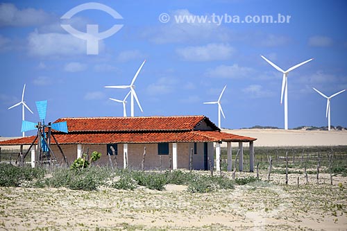  Assunto: Turbinas geradoras de energia eólica em Canoa Quebrada / Local: Aracati - Ceará (CE) - Brasil / Data: 02/2014 