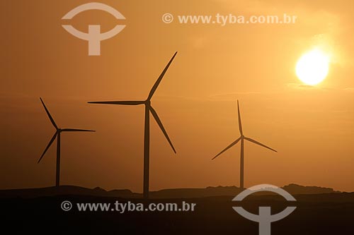  Assunto: Turbinas geradoras de energia eólica em Canoa Quebrada / Local: Aracati - Ceará (CE) - Brasil / Data: 02/2014 