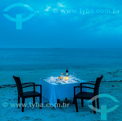  Assunto: Mesa posta para refeição na praia / Local: Bahamas - América Central / Data: 06/2013 