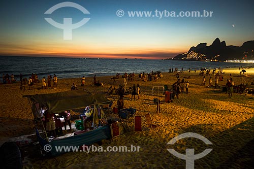  Assunto: Comércio ambulante na Praia do Arpoador / Local: Ipanema - Rio de Janeiro (RJ) - Brasil / Data: 02/2014 
