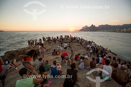  Assunto: Vista do pôr do sol a partir da Pedra do Arpoador / Local: Ipanema - Rio de Janeiro (RJ) - Brasil / Data: 02/2014 