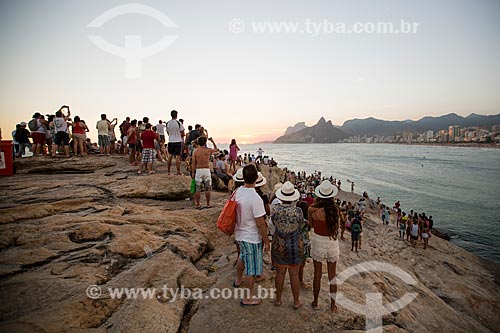  Assunto: Vista do pôr do sol a partir da Pedra do Arpoador / Local: Ipanema - Rio de Janeiro (RJ) - Brasil / Data: 02/2014 