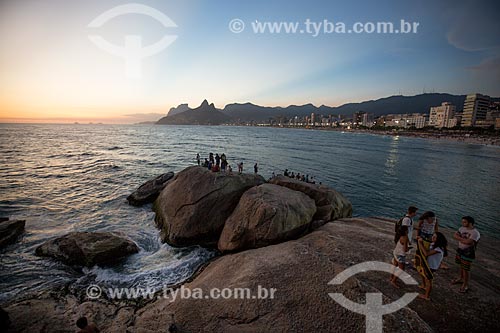  Assunto: Vista do pôr do sol a partir da Pedra do Arpoador / Local: Ipanema - Rio de Janeiro (RJ) - Brasil / Data: 02/2014 