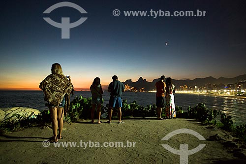  Assunto: Vista do pôr do sol a partir da Pedra do Arpoador / Local: Ipanema - Rio de Janeiro (RJ) - Brasil / Data: 02/2014 