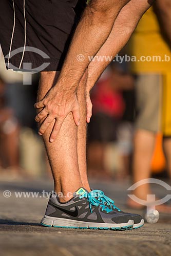  Assunto: Detalhe de pernas na orla da Praia do Arpoador / Local: Ipanema - Rio de Janeiro (RJ) - Brasil / Data: 02/2014 