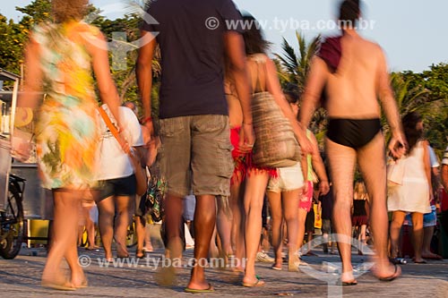  Assunto: Pessoas na orla da Praia do Arpoador / Local: Ipanema - Rio de Janeiro (RJ) - Brasil / Data: 02/2014 
