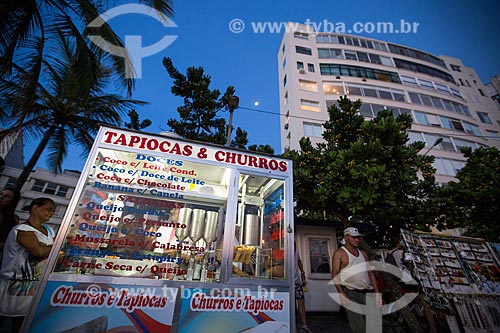  Assunto: Carroçinha de tapioca - também conhecida como beiju - e churros na Praia do Arpoador / Local: Ipanema - Rio de Janeiro (RJ) - Brasil / Data: 02/2014 