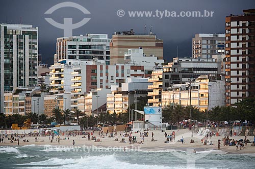  Assunto: Praia de Ipanema com prédios ao fundo / Local: Ipanema - Rio de Janeiro (RJ) - Brasil / Data: 02/2014 