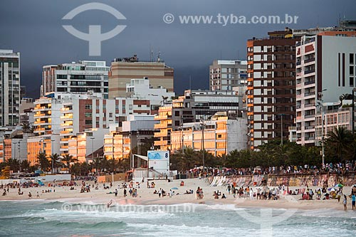  Assunto: Praia de Ipanema com prédios ao fundo / Local: Ipanema - Rio de Janeiro (RJ) - Brasil / Data: 02/2014 