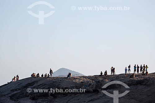  Assunto: Pessoas na Pedra do Arpoador / Local: Ipanema - Rio de Janeiro (RJ) - Brasil / Data: 01/2014 