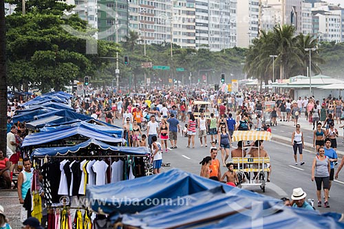  Assunto: Feira na orla de Copacabana / Local: Copacabana - Rio de Janeiro (RJ) - Brasil / Data: 01/2014 