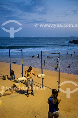  Assunto: Academia ao ar livre na Praia do Diabo / Local: Ipanema - Rio de Janeiro (RJ) - Brasil / Data: 01/2014 