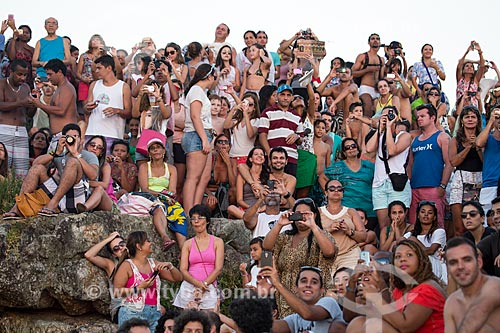  Assunto: Pessoas na Pedra do Arpoador / Local: Ipanema - Rio de Janeiro (RJ) - Brasil / Data: 01/2014 