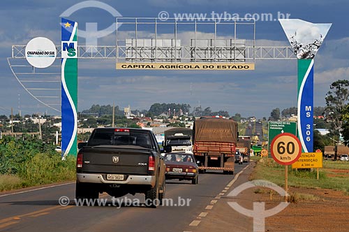  Assunto: Portal da cidade de Chapadão do Sul - Rodovia Joaquim Tenório Sobrinho (MS-306) / Local: Chapadão do Sul - Mato Grosso do Sul (MS) - Brasil / Data: 02/2014 