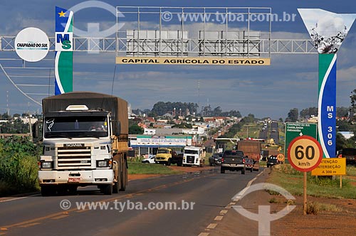  Assunto: Portal da cidade de Chapadão do Sul - Rodovia Joaquim Tenório Sobrinho (MS-306) / Local: Chapadão do Sul - Mato Grosso do Sul (MS) - Brasil / Data: 02/2014 