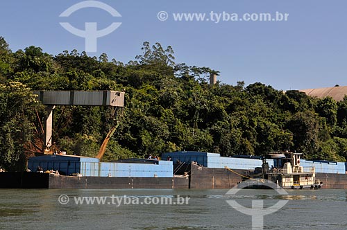  Assunto: Embarque de Milho e Soja - Região Portuária no Rio Paranaíba / Local: São Simão - Goiás (GO) - Brasil / Data: 02/2014 