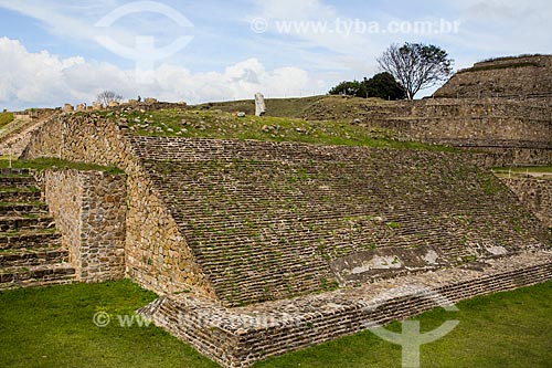  Assunto: Monte Albán - uma das mais antigas cidades pré-colombianas, tendo sido capital dos Zapotecas / Local: Santa Cruz Xoxocotlán - Oaxaca - México - América do Norte / Data: 11/2013 