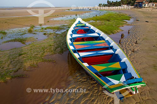  Assunto: Canoa na Praia do Pesqueiro / Local: Pará (PA) - Brasil / Data: 10/2012 