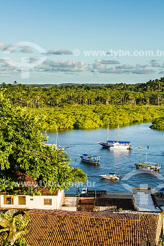  Assunto: Barcos na foz do Rio Acaraí / Local: Camamu - Bahia (BA) - Brasil / Data: 02/2014 