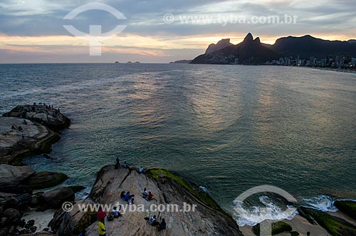  Assunto: Vista do pôr do sol a partir da Pedra do Arpoador / Local: Ipanema - Rio de Janeiro (RJ) - Brasil / Data: 03/2014 