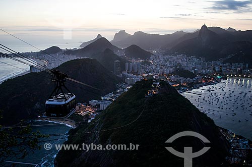  Assunto: Bondinho do Pão de Açúcar fazendo a travessia entre o Morro da Urca e o Pão de Açúcar / Local: Urca - Rio de Janeiro (RJ) - Brasil / Data: 03/2014 