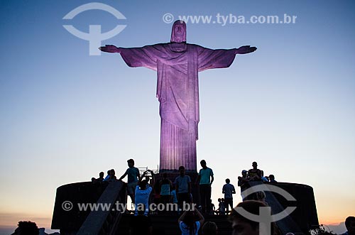  Assunto: Turistas no Cristo Redentor (1931) / Local: Rio de Janeiro (RJ) - Brasil / Data: 03/2014 