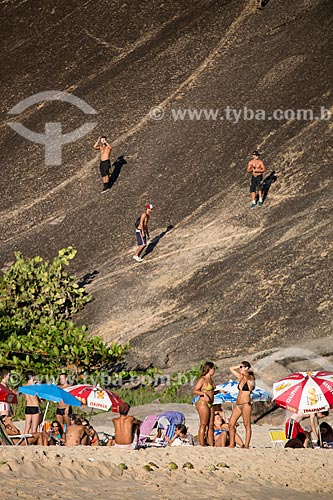  Assunto: Escalada do Morro do Tucum - também conhecido como Costão de Itacoatiara - a partir da Praia de Itacoatiara / Local: Itacoatiara - Niterói - Rio de Janeiro (RJ) - Brasil / Data: 03/2014 