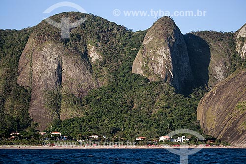  Assunto: Praia de Itacoatiara com a Serra do Alto Mourão ao fundo / Local: Itacoatiara - Niterói - Rio de Janeiro (RJ) - Brasil / Data: 03/2014 