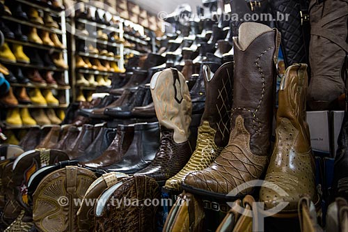  Assunto: Calçados à venda no Mercado Municipal de Goiânia / Local: Goiânia - Goiás (GO) - Brasil / Data: 05/2014 