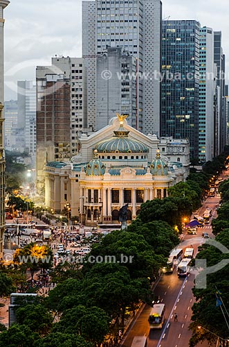  Assunto: Vista do centro da cidade com Theatro Municipal do Rio de Janeiro (1909) / Local: Rio de Janeiro (RJ) - Brasil / Data: 01/2012 