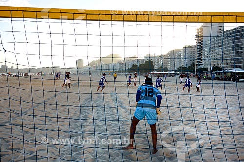  Assunto: Futebol de areia na Praia de Copacabana / Local: Copacabana - Rio de Janeiro (RJ) - Brasil / Data: 02/2013 