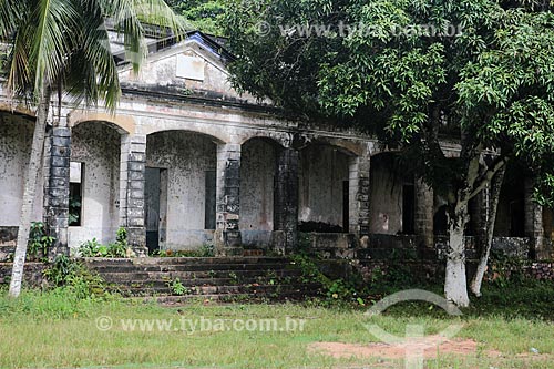  Assunto: Ruínas da Vila de Paricatuba (1898) - antiga hospedaria para imigrantes italianos / Local: Iranduba - Amazonas (AM) - Brasil / Data: 04/2014 