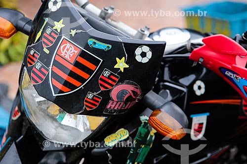  Assunto: Motocicleta decorada com adesivos / Local: Manaus - Amazonas (AM) - Brasil / Data: 04/2014 