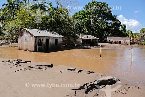  Assunto: Casa destruída após à cheia do Rio Madeira / Local: Distrito de Nazaré - Porto Velho - Rondônia (RO) - Brasil / Data: 04/2014 