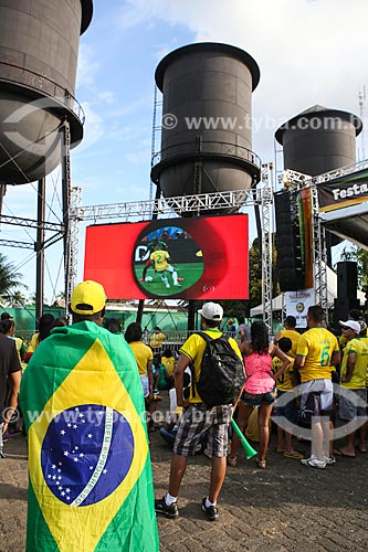  Assunto: Torcedores assistindo ao jogo entre Camarões x Brasil na Praça das Três Caixas DAgua / Local: Porto Velho - Rondônia (RO) - Brasil / Data: 06/2014 