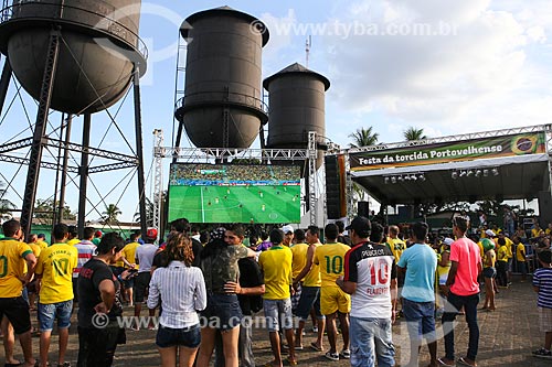  Assunto: Torcedores assistindo ao jogo entre Camarões x Brasil na Praça das Três Caixas DAgua / Local: Porto Velho - Rondônia (RO) - Brasil / Data: 06/2014 