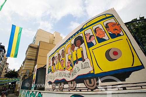  Assunto: Grafite na Rua Corrêa Dutra enfeitada para a Copa do Mundo / Local: Catete - Rio de Janeiro (RJ) - Brasil / Data: 06/2014 