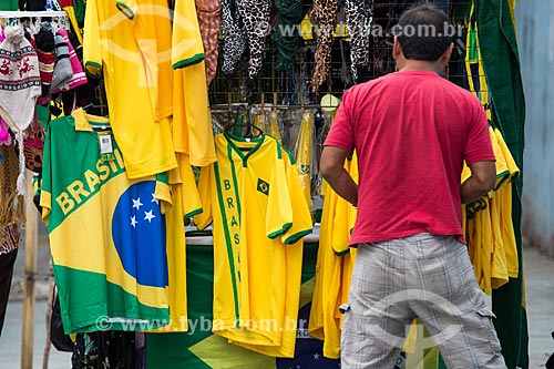  Assunto: Comércio ambulante na Rua do Catete durante a Copa do Mundo / Local: Catete - Rio de Janeiro (RJ) - Brasil / Data: 06/2014 