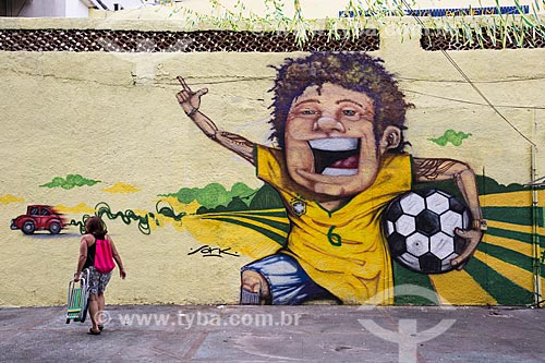  Assunto: Grafite na Rua do Catete enfeitada para a Copa do Mundo / Local: Catete - Rio de Janeiro (RJ) - Brasil / Data: 06/2014 